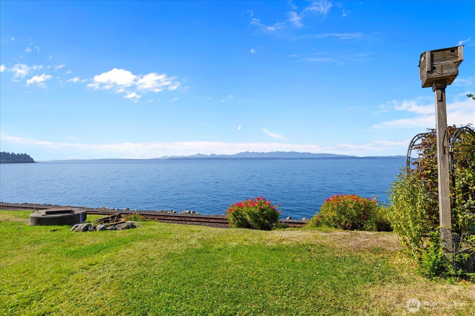 15700 75th Place Property Photo 15
