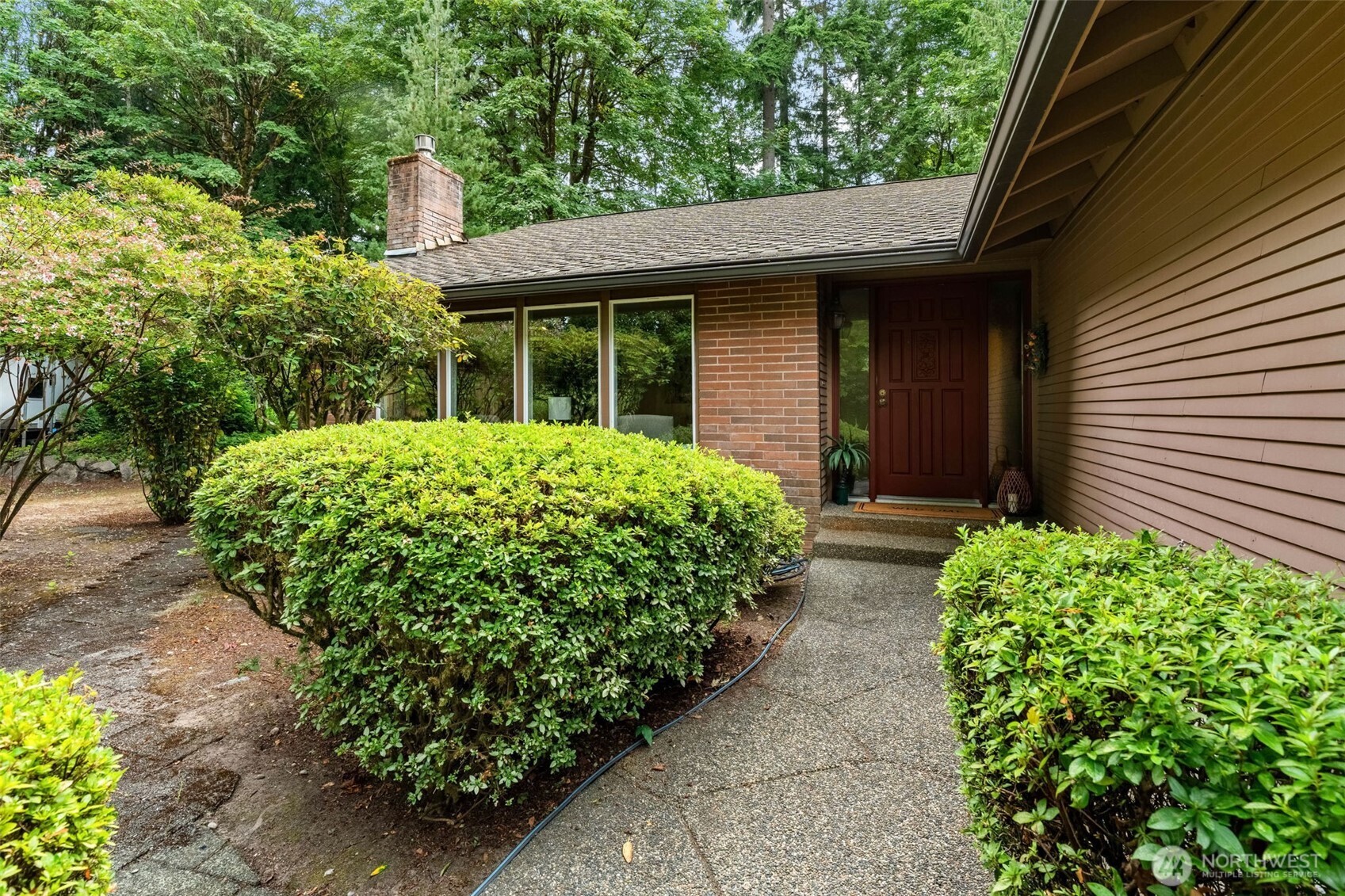 6001 44th Avenue Property Photo 2