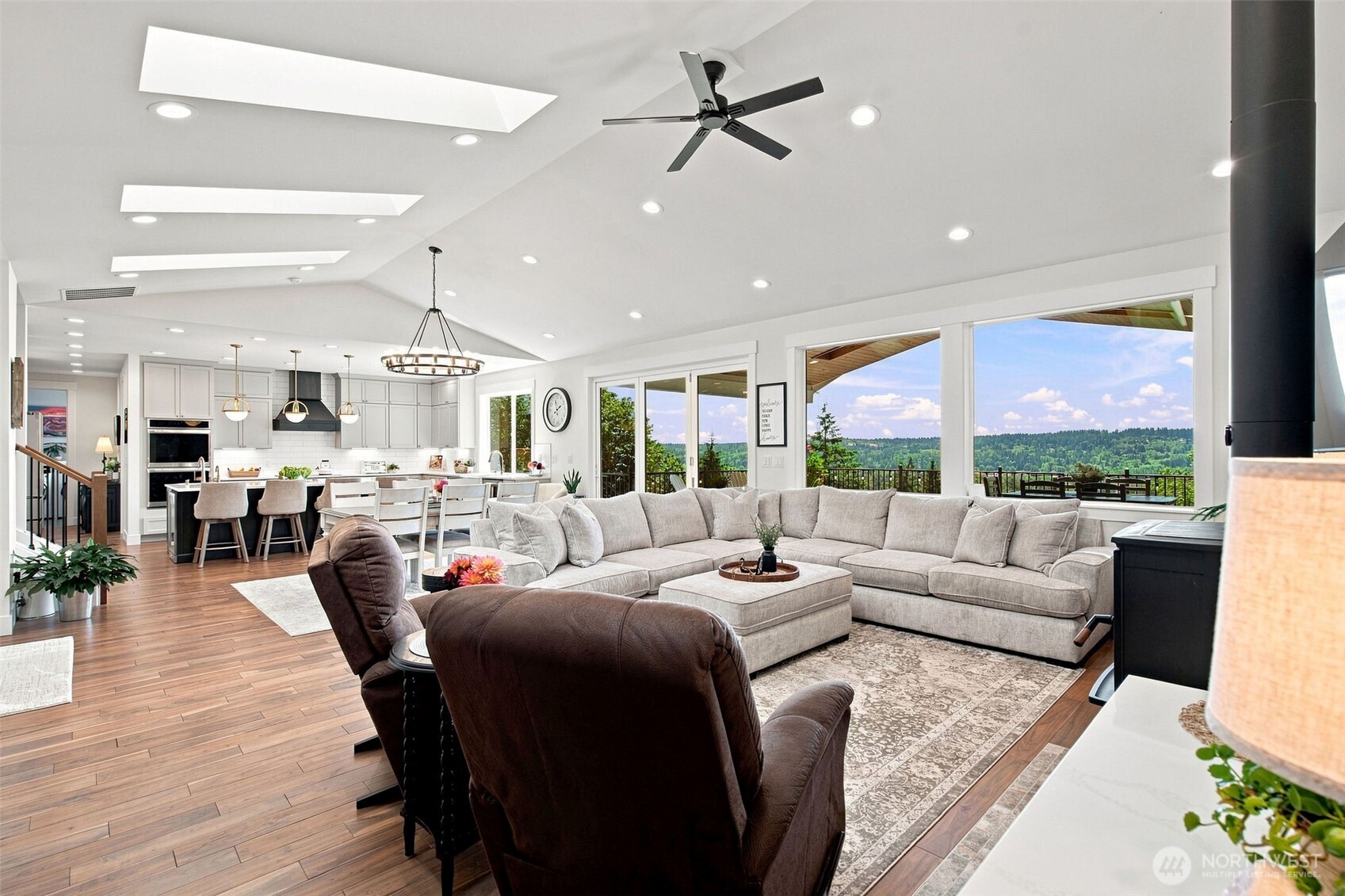 11914 152nd Place Property Photo 9