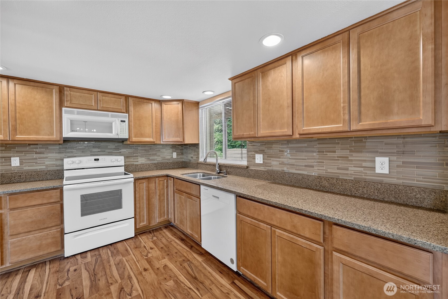 4017 107th Place Property Photo 8