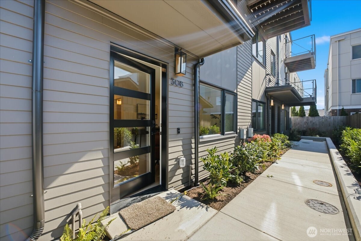 308 Daley Street 308 Property Photo 5