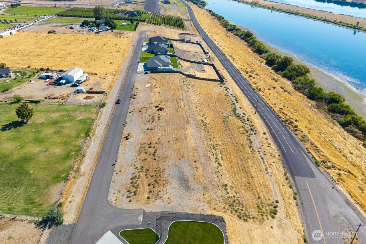 141 Columbia Bluff Lane Lot 4 Property Photo 2