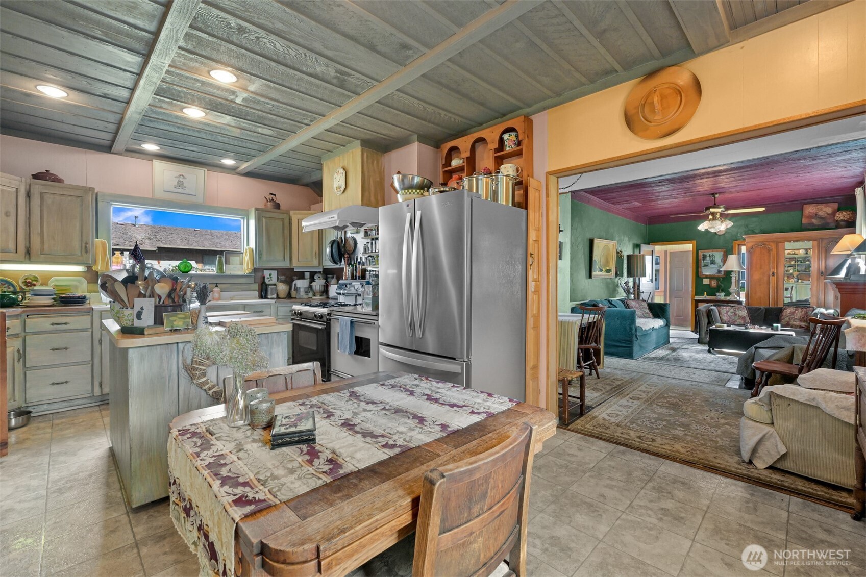 869 Harrison Avenue Property Photo 4
