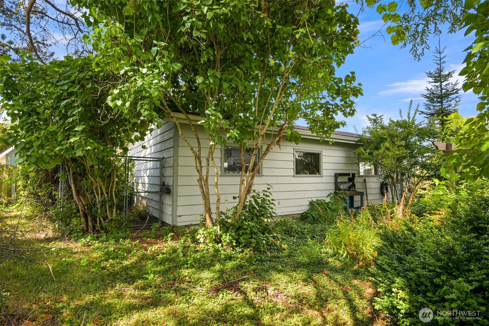 869 Harrison Avenue Property Photo 28