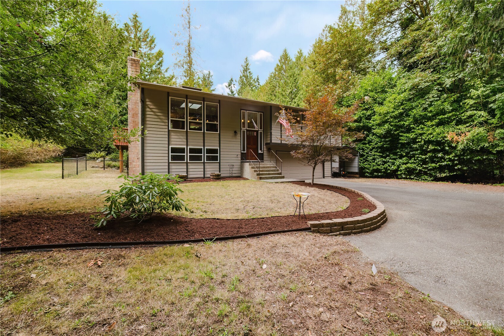 8206 University Point Circle Property Photo 2