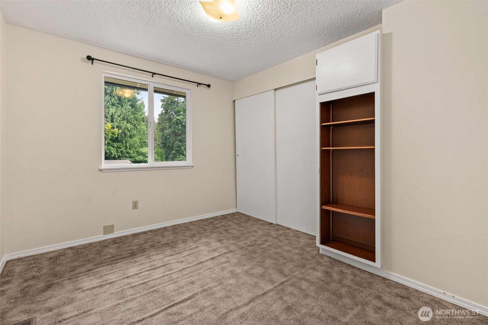 4939 Normandy Drive Property Photo 18
