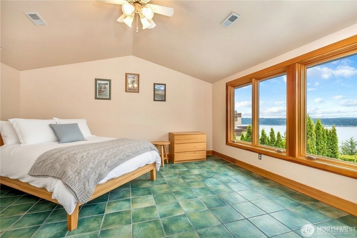 12730 Marine Drive Property Photo 23