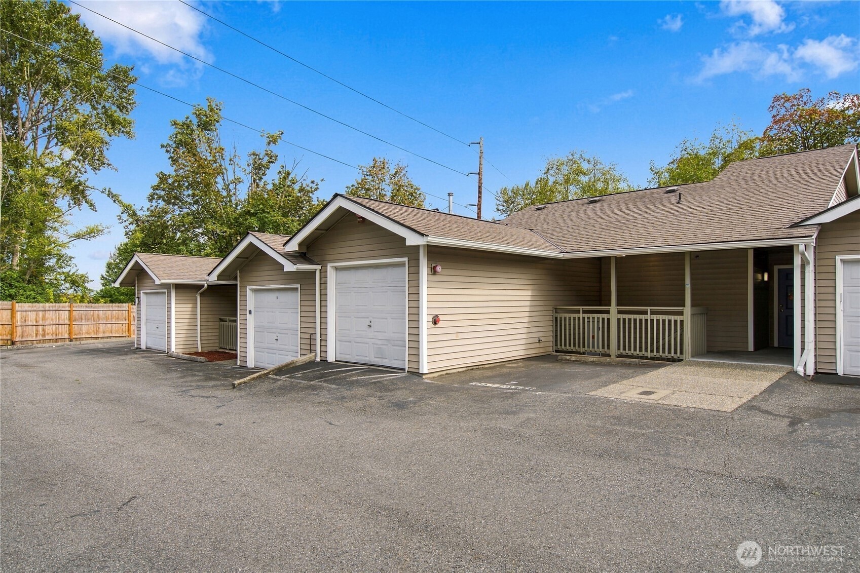 901 E Marine View Drive 305 Property Photo 28