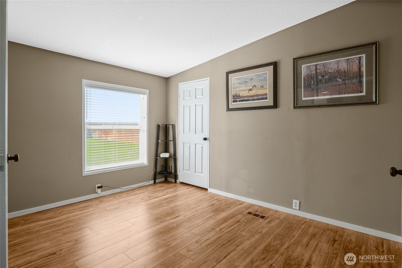 3354 Ne Firouzi Drive Property Photo 6