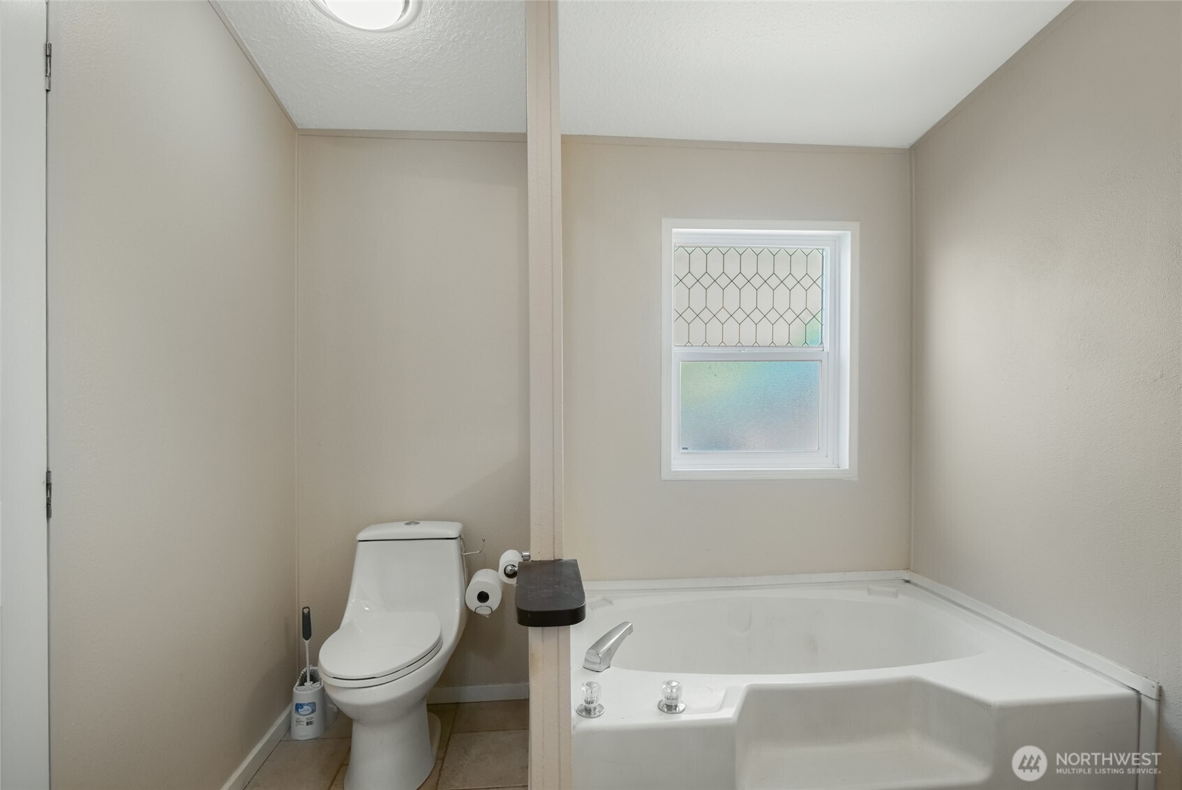 3354 Ne Firouzi Drive Property Photo 17