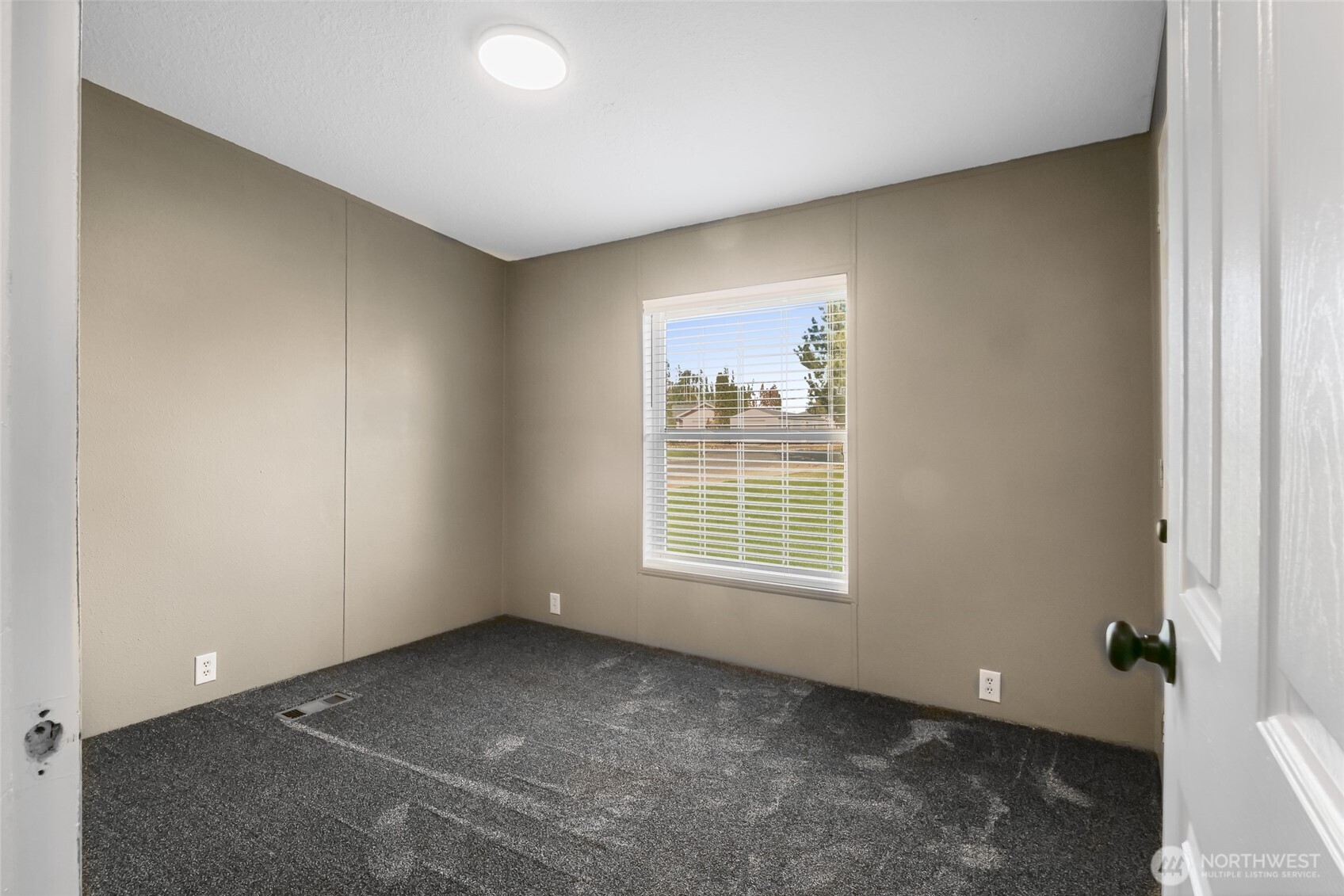 3354 Ne Firouzi Drive Property Photo 21