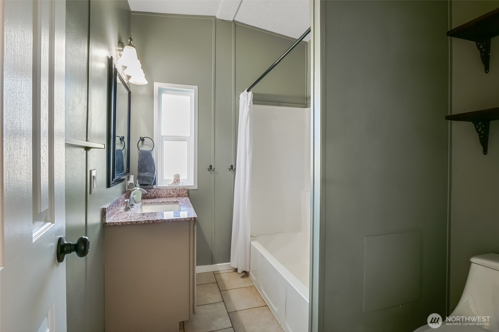3354 Ne Firouzi Drive Property Photo 25