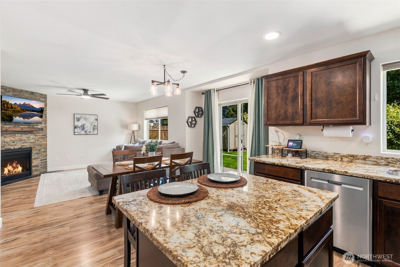 238 Ne Tronson Circle Property Photo 10