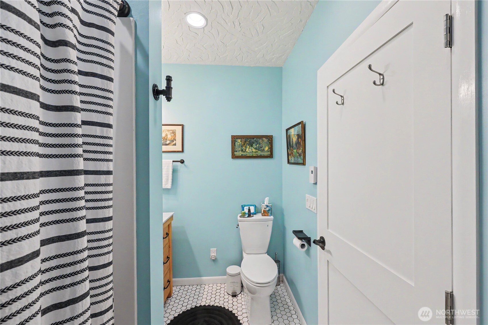 1027 W Seventh Street Property Photo 6