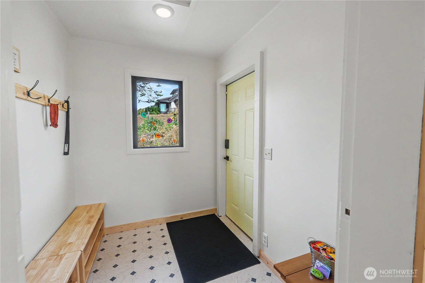 1027 W Seventh Street Property Photo 17