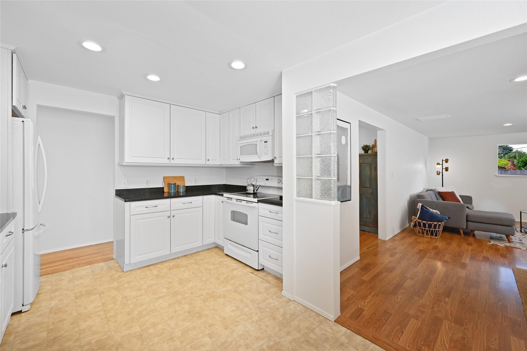 922 Ne 150th Street Property Photo 16