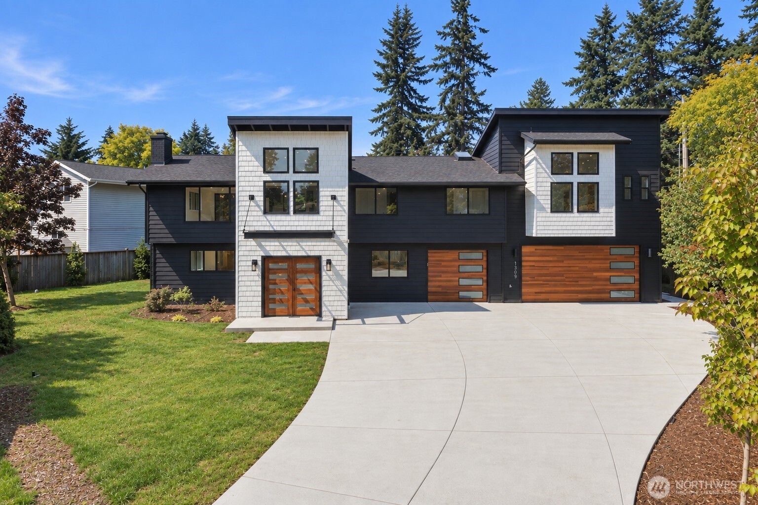 13105 Ne 87th Avenue Property Photo 1