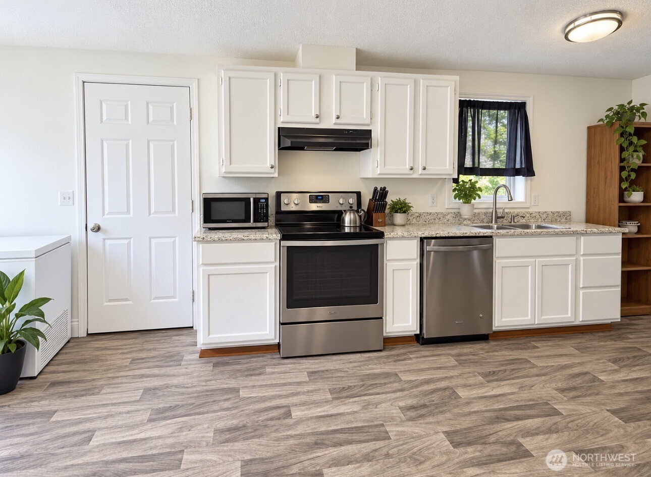 2740 212th Place Property Photo 11