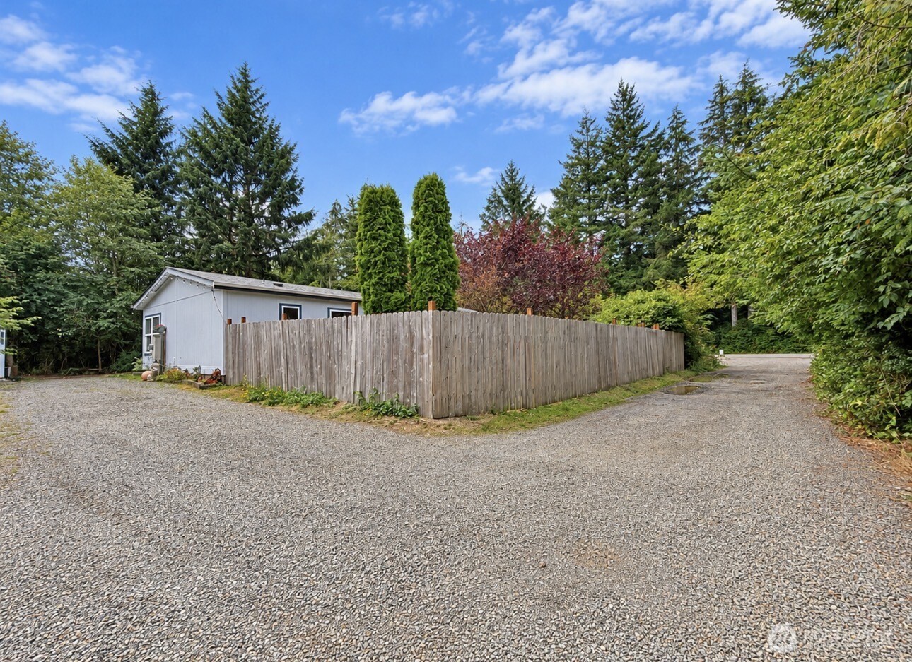 2740 212th Place Property Photo 32