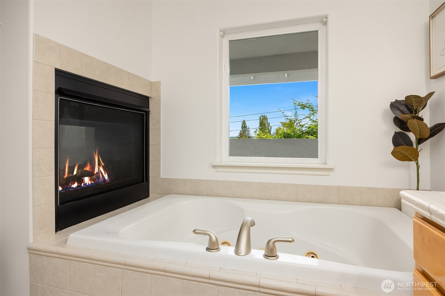 9021 Sand Point Way Property Photo 18