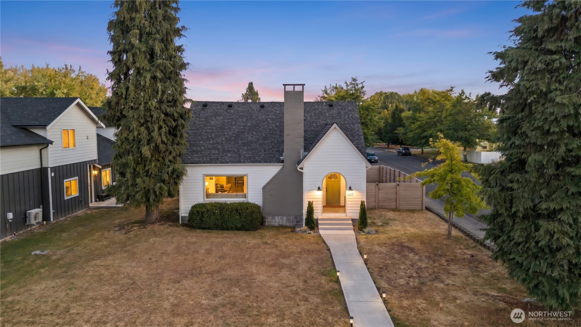 617 E Street Property Photo 1