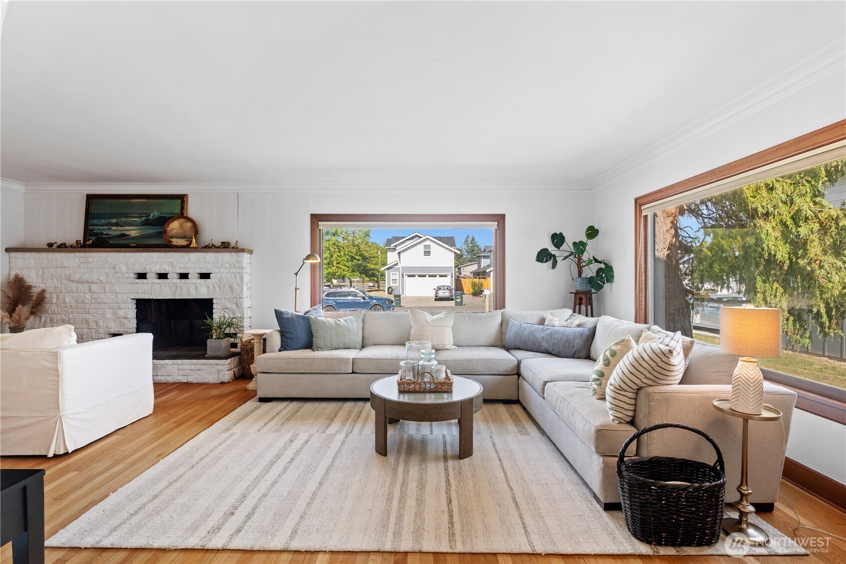 617 E Street Property Photo 4