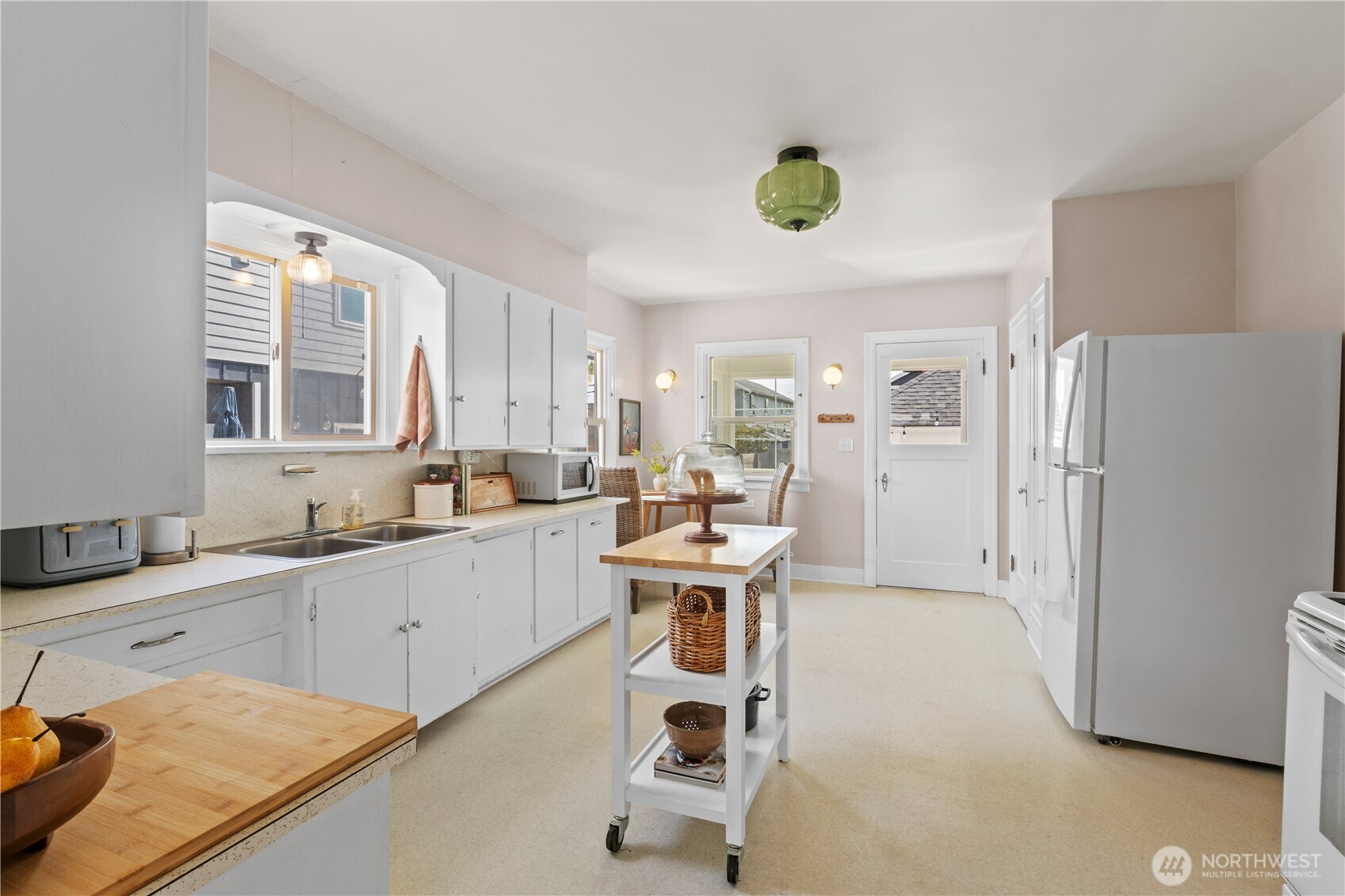 617 E Street Property Photo 11