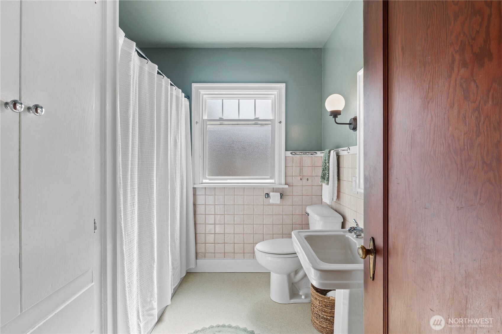 617 E Street Property Photo 15