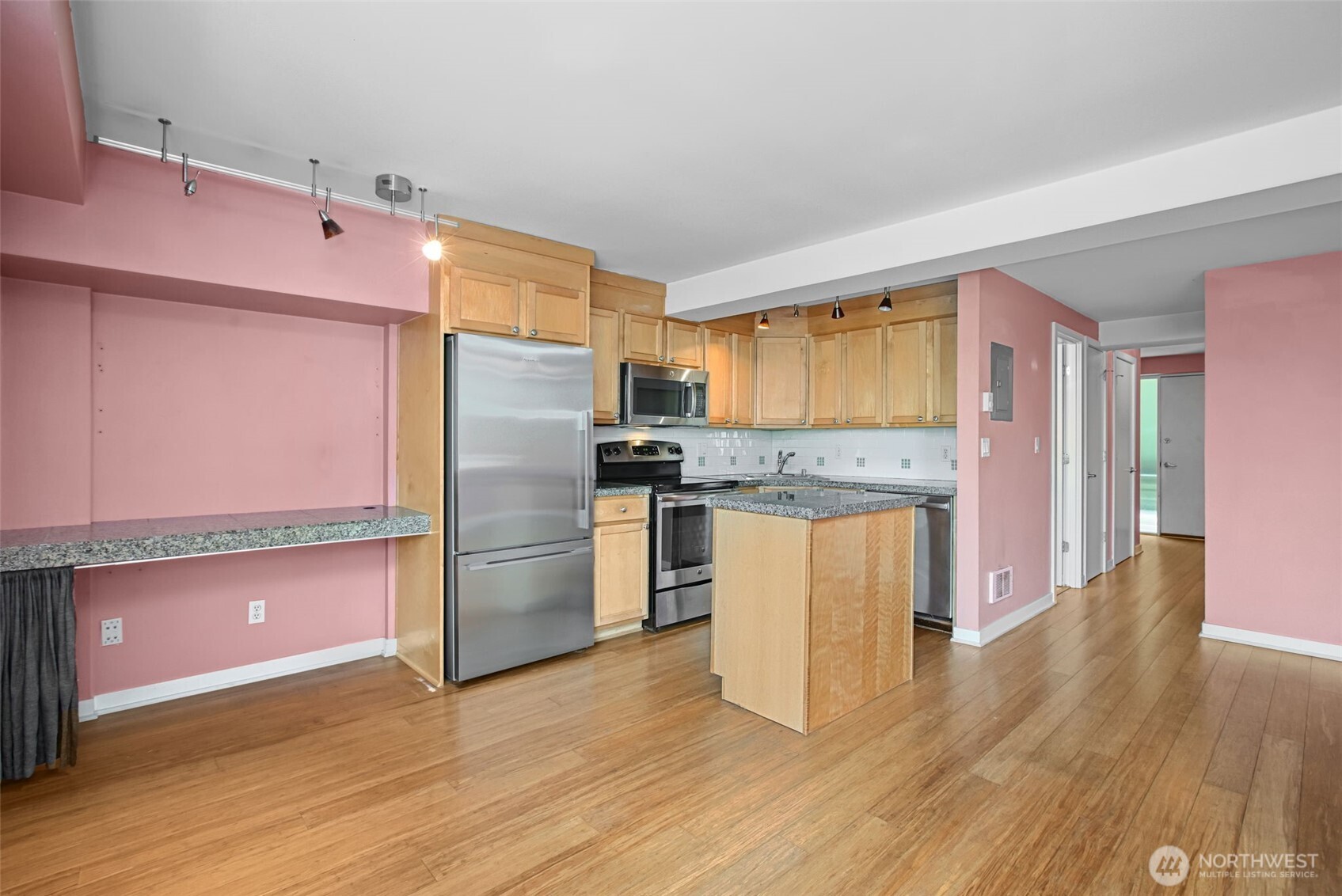 1601 Taylor Avenue 204 Property Photo 7