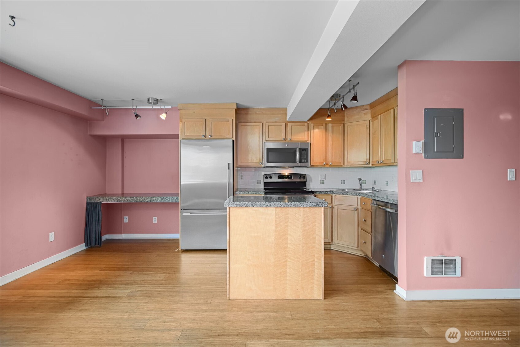 1601 Taylor Avenue 204 Property Photo 17