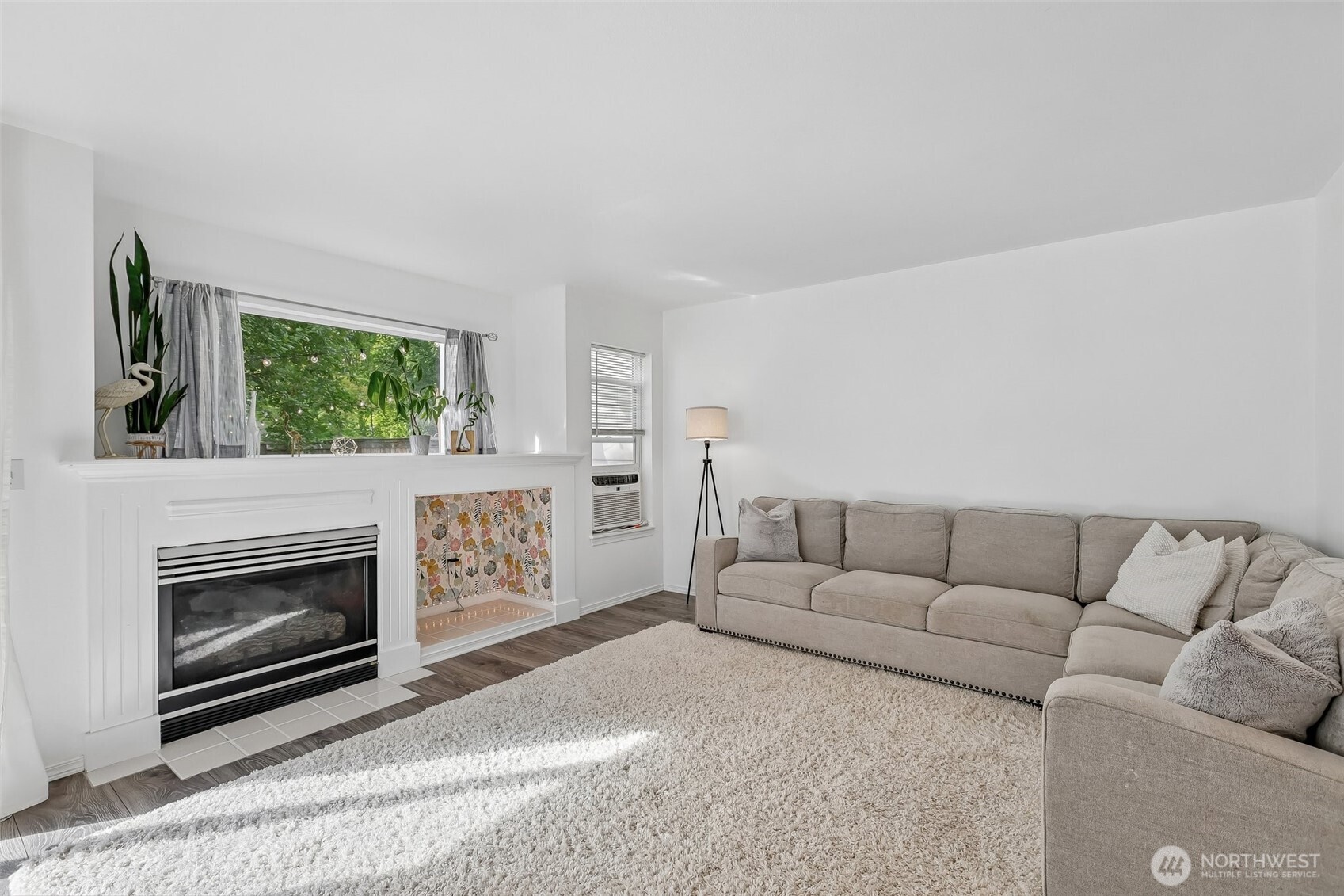 1131 115th Street F1 Property Photo 2