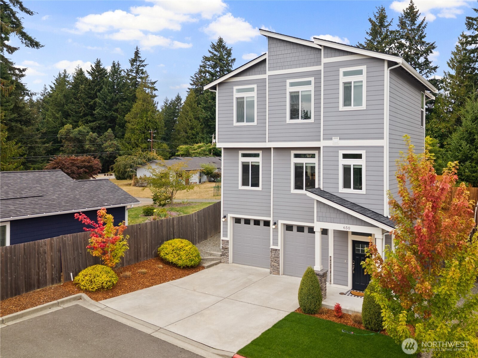 650 Nw Gardenia Way Property Photo 1