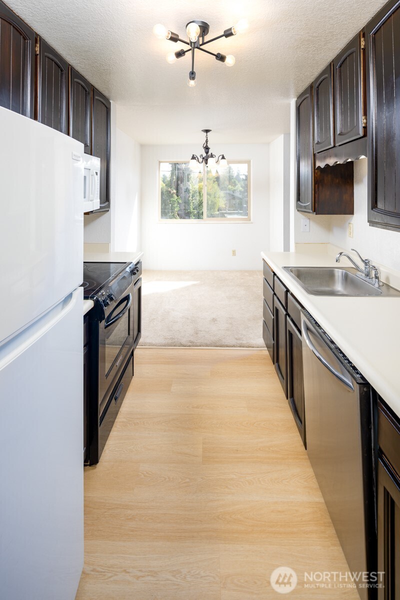 12035 32nd Avenue 304 Property Photo 4