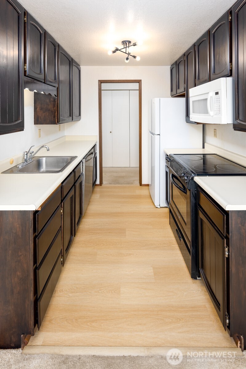 12035 32nd Avenue 304 Property Photo 5
