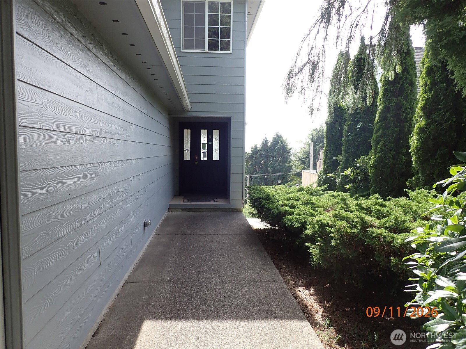 1821 W 8th Street Property Photo 2