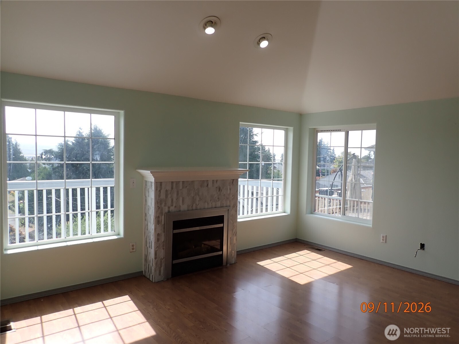 1821 W 8th Street Property Photo 11