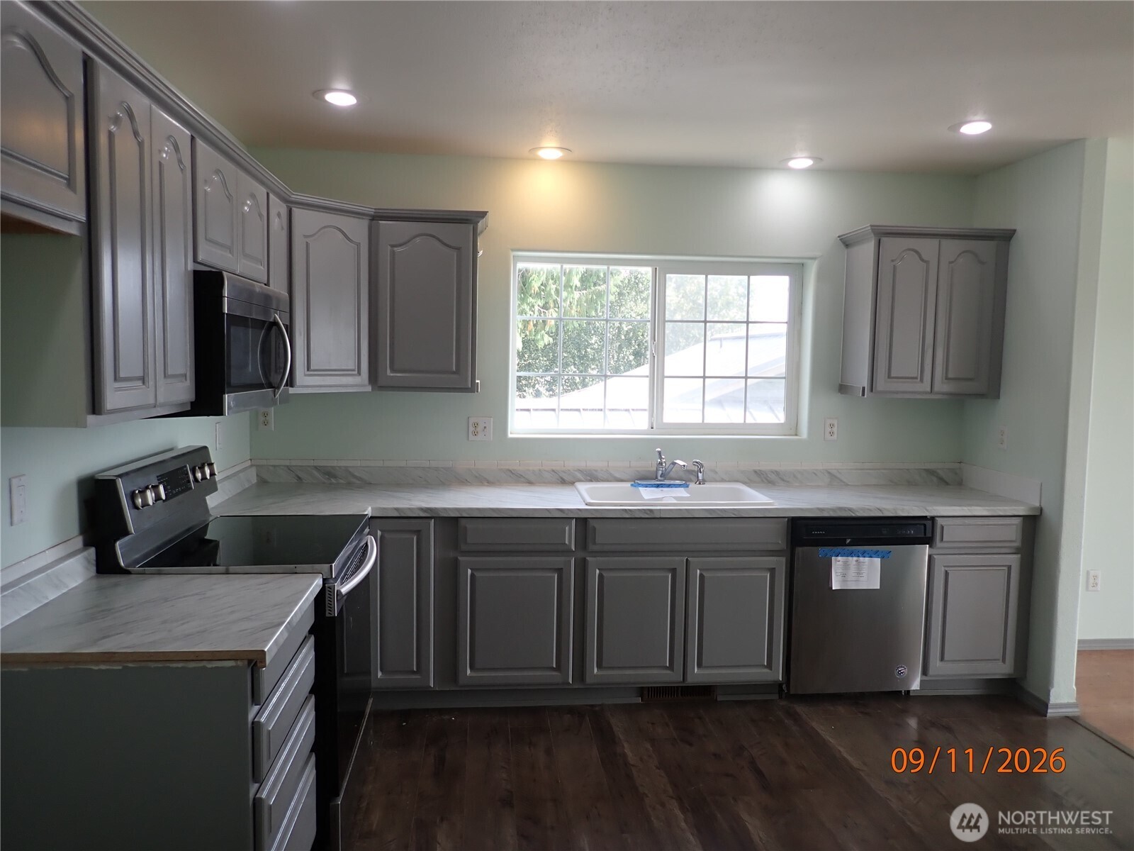 1821 W 8th Street Property Photo 14