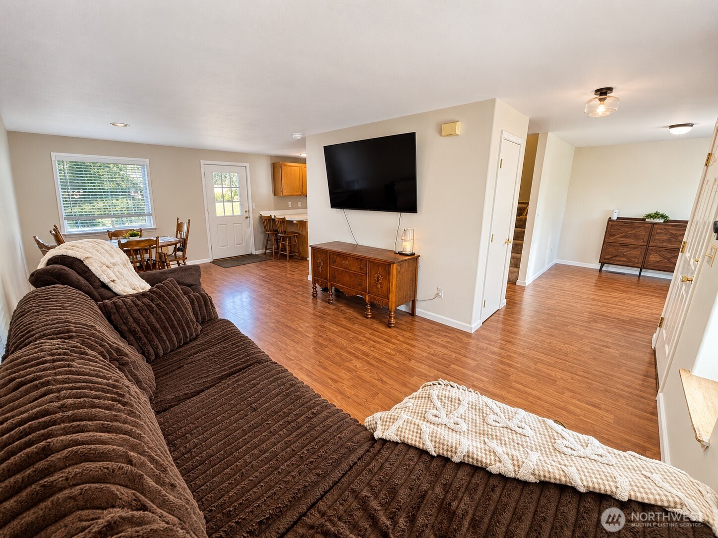 419 Spring Lane Property Photo 3