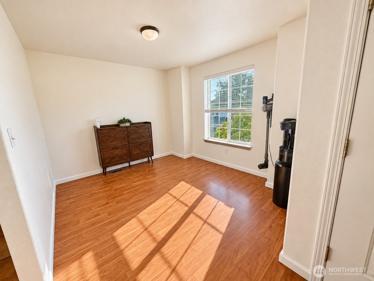 419 Spring Lane Property Photo 4