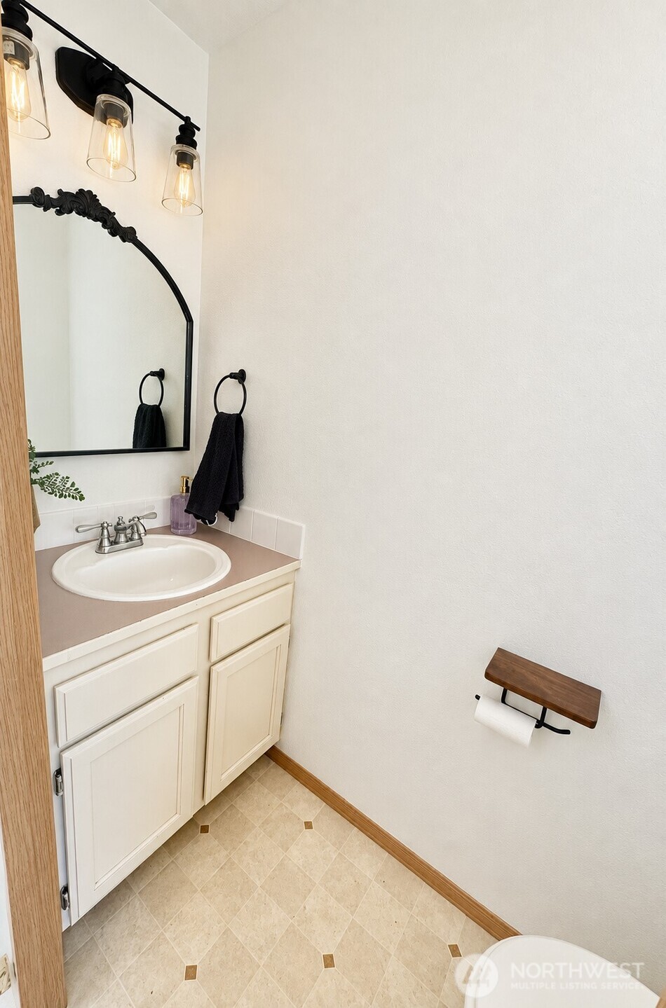 419 Spring Lane Property Photo 9