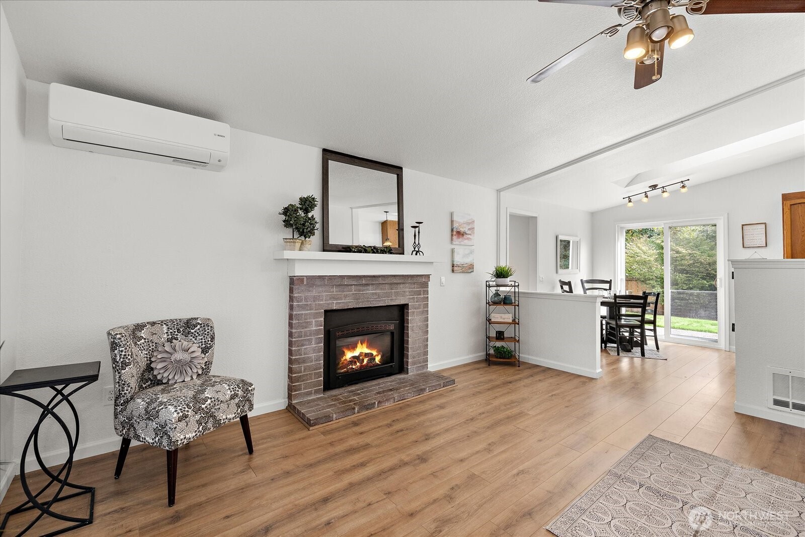 16721 6th Avenue Property Photo 7