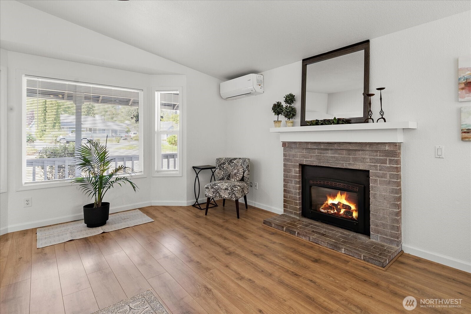 16721 6th Avenue Property Photo 8