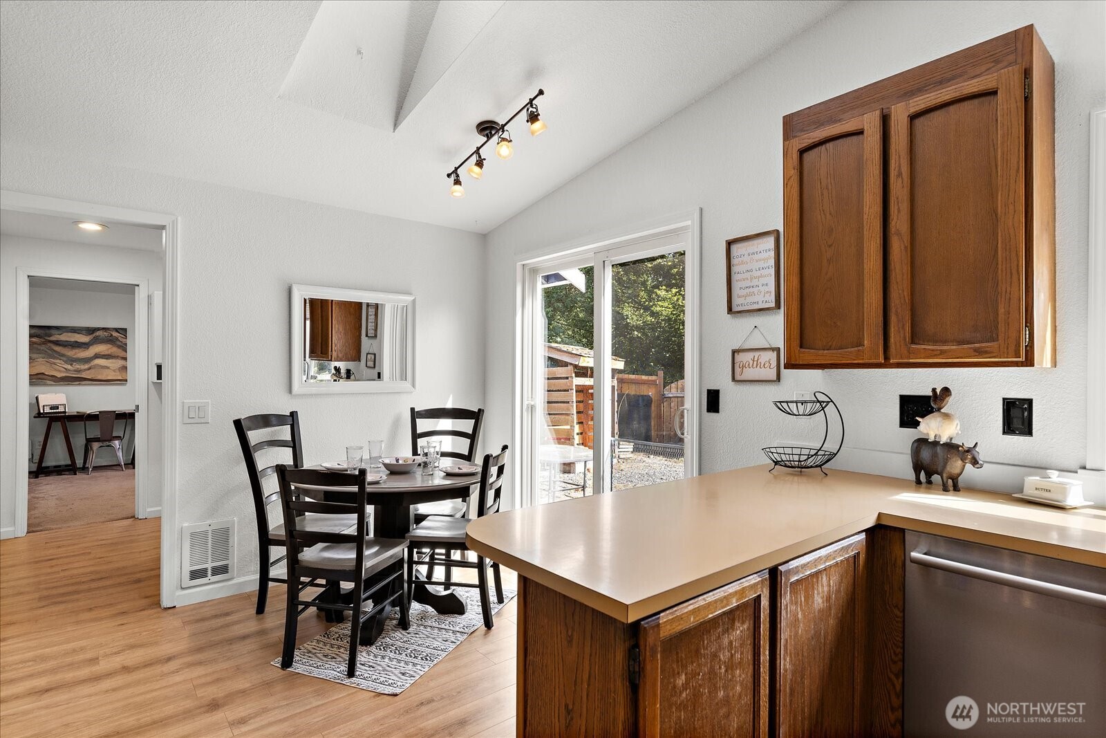 16721 6th Avenue Property Photo 16
