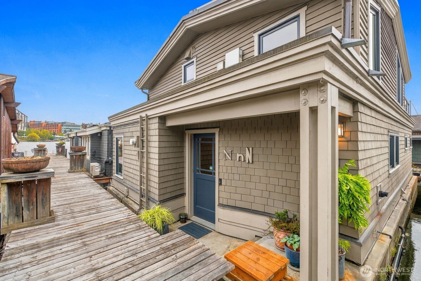 3146 Portage Bay Place N Property Photo 2