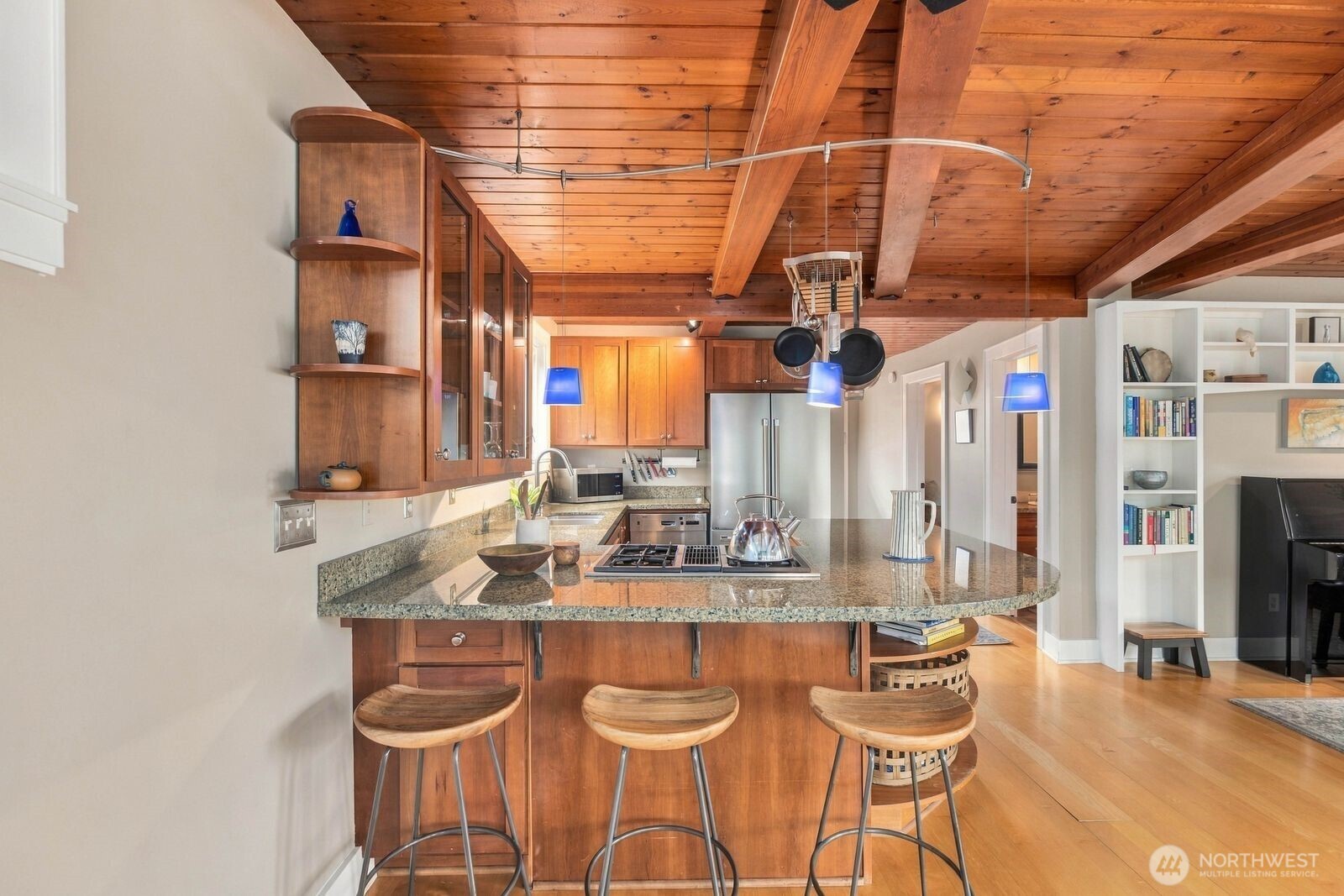 3146 Portage Bay Place N Property Photo 5