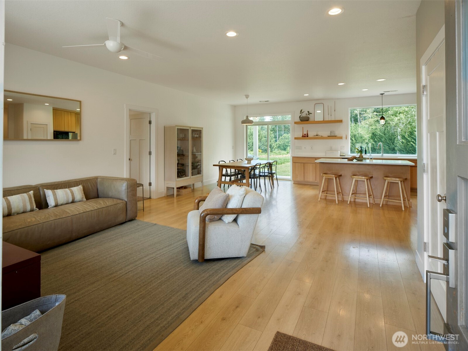 560 Park Road Property Photo 6