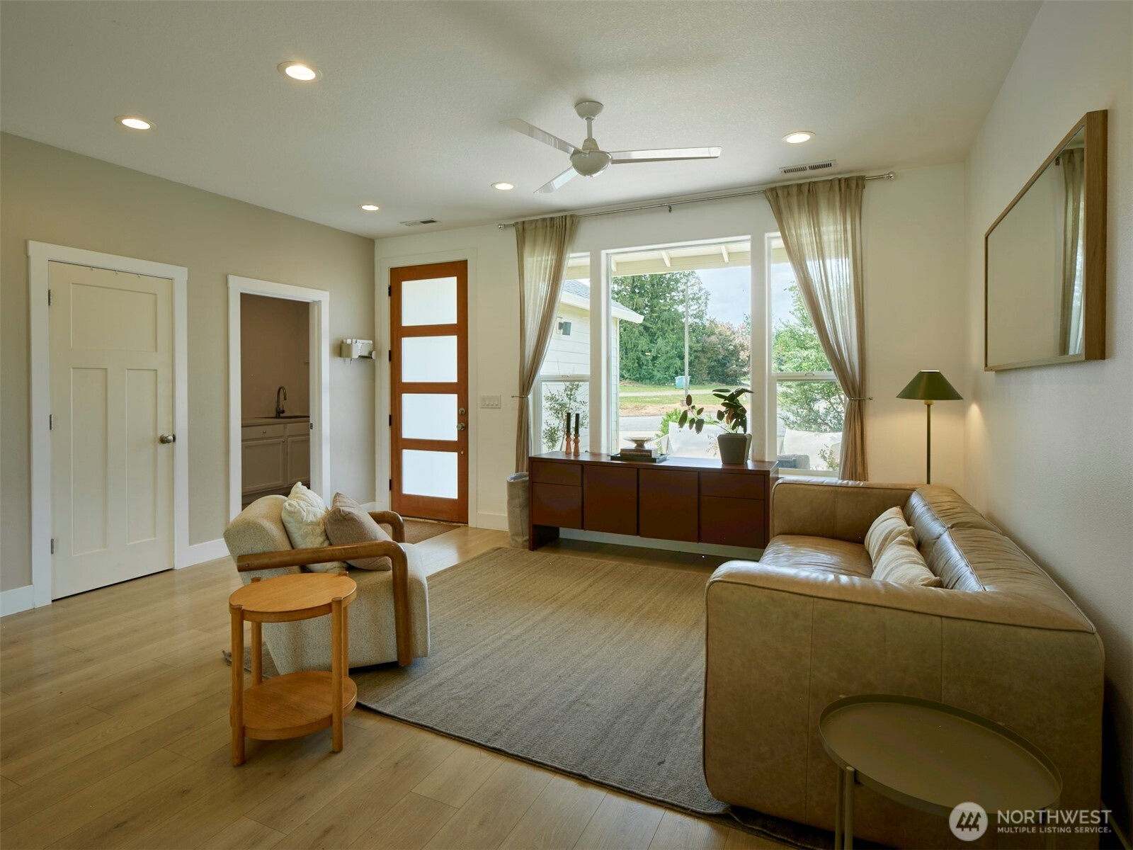 560 Park Road Property Photo 8