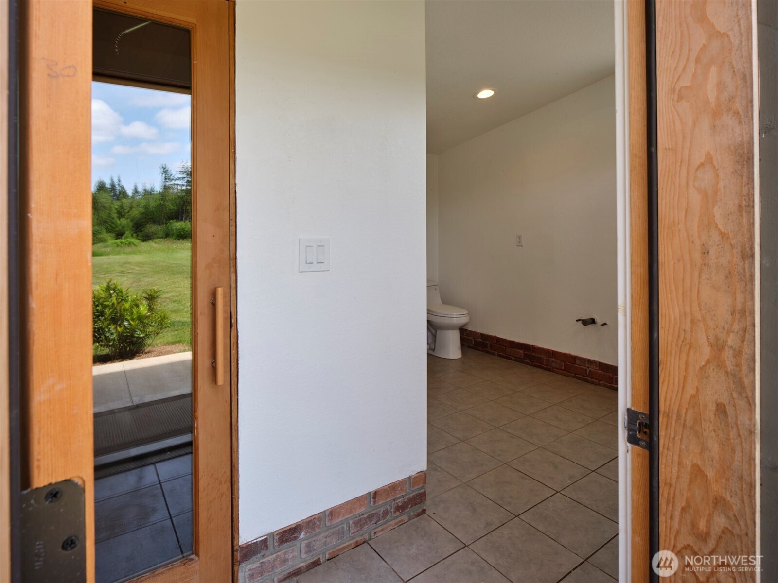 560 Park Road Property Photo 33