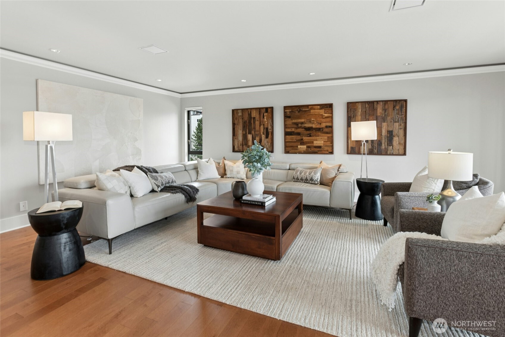 320 Melrose Avenue 704 Property Photo 1