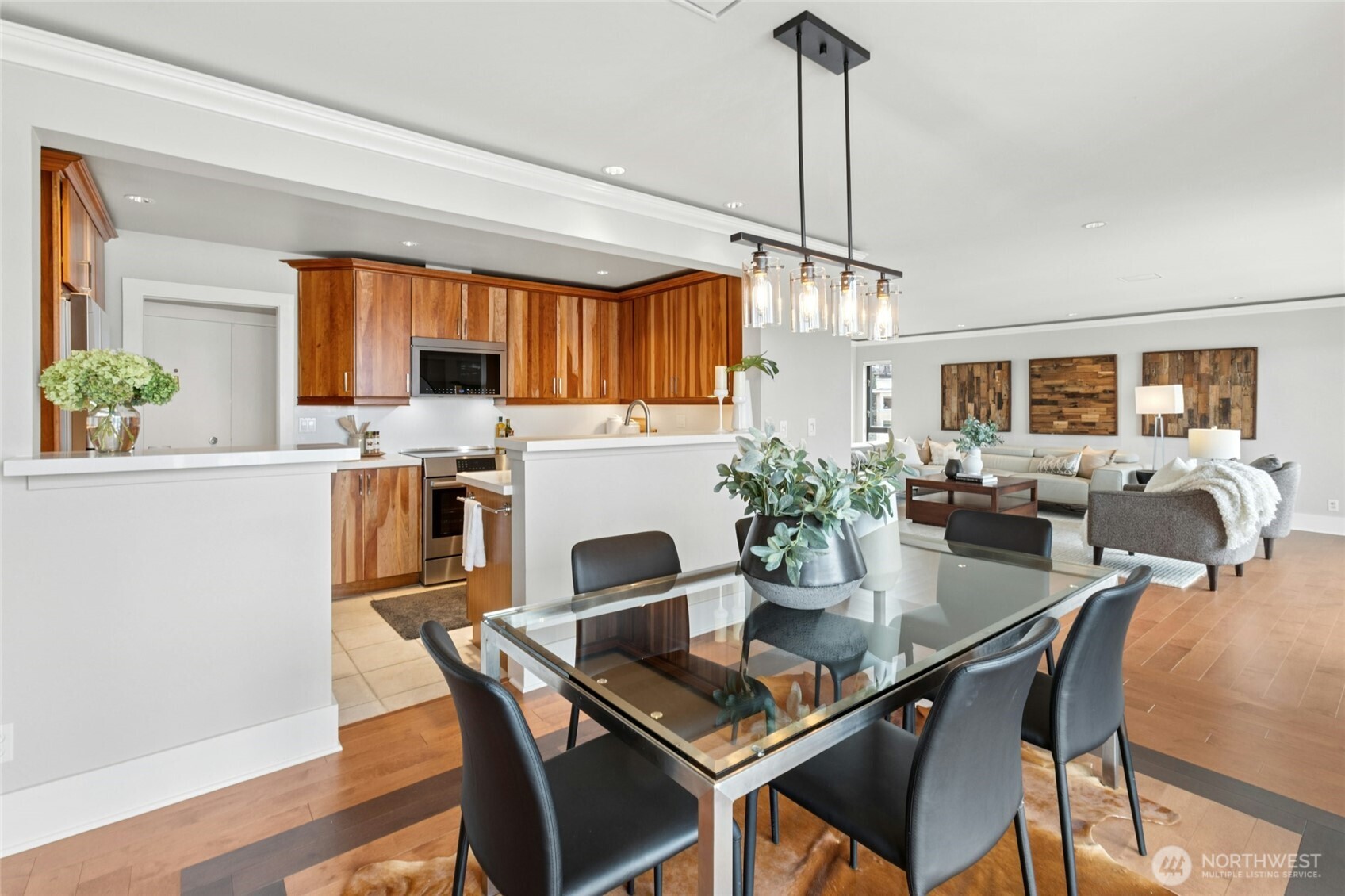 320 Melrose Avenue 704 Property Photo 3